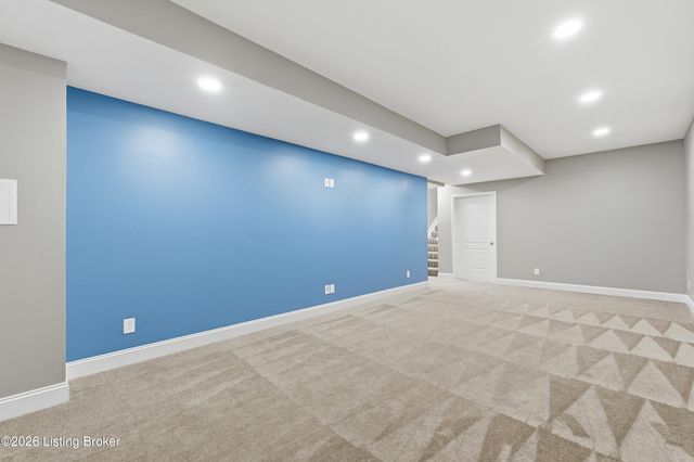 12506 Deer Lake Ln, Louisville, KY 40299