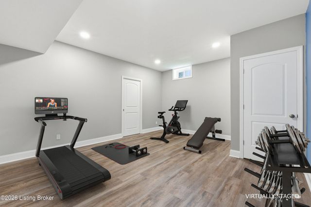 12506 Deer Lake Ln, Louisville, KY 40299