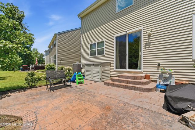 12506 Deer Lake Ln, Louisville, KY 40299