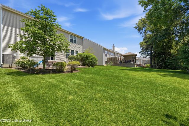 12506 Deer Lake Ln, Louisville, KY 40299