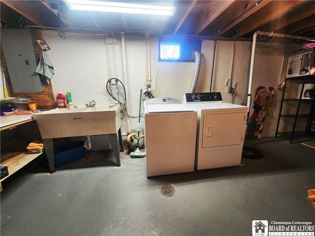 2 Leon Place, Pomfret, NY 14063