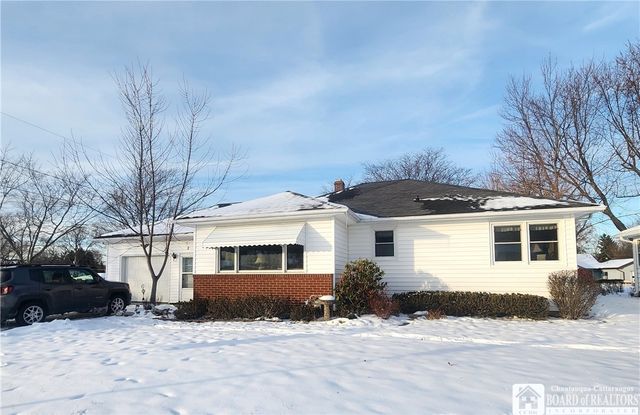 2 Leon Place, Pomfret, NY 14063