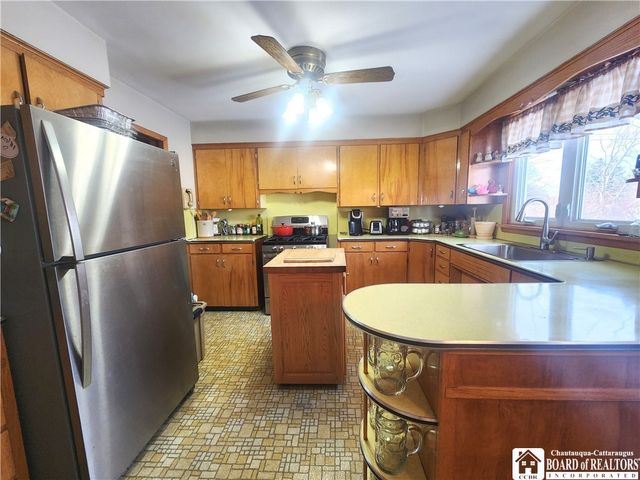 2 Leon Place, Pomfret, NY 14063