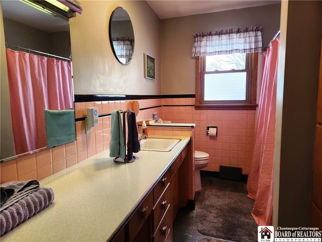 2 Leon Place, Pomfret, NY 14063