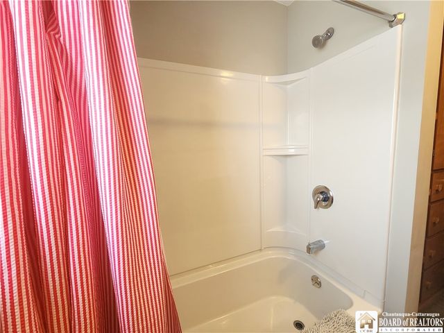 2 Leon Place, Pomfret, NY 14063