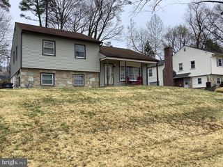 3248 OAK RD, Huntingdon Valley, PA 19006