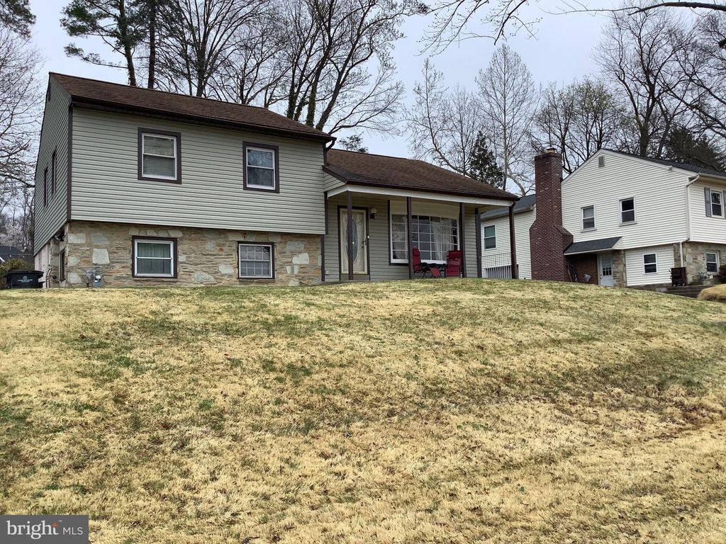 3248 OAK RD, Huntingdon Valley, PA 19006