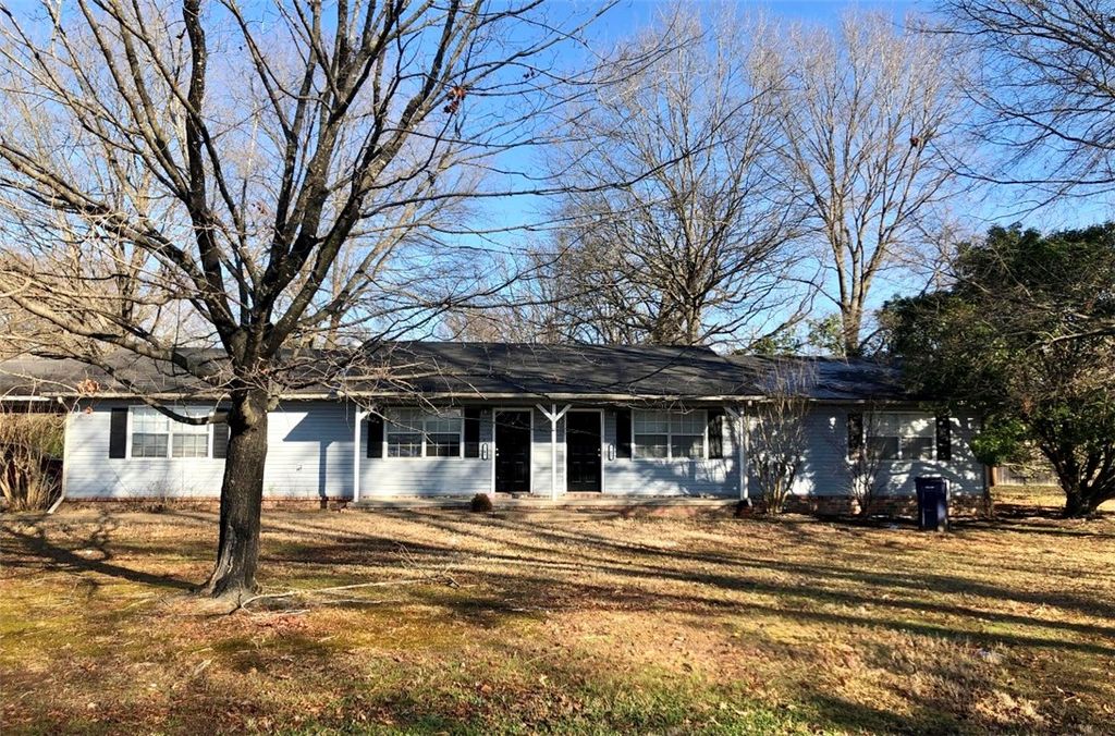 701-703 E 11th, Russellville, AR 72801