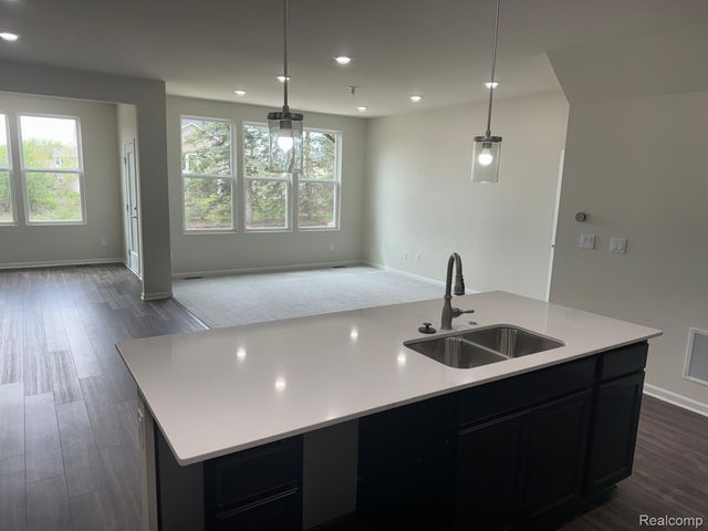 732 ADDISON Circle, Commerce Charter Township, MI 48390