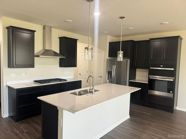 732 ADDISON Circle, Commerce Charter Township, MI 48390