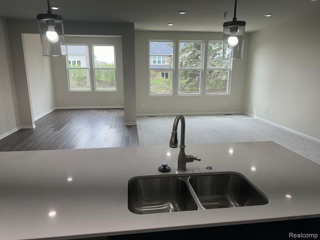 732 ADDISON Circle, Commerce Charter Township, MI 48390