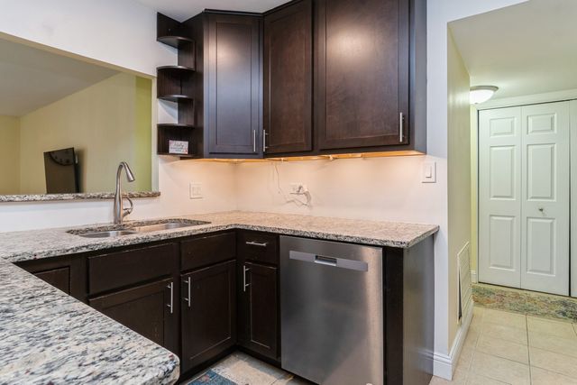 6565 Main Street 204, Downers Grove, IL 60516
