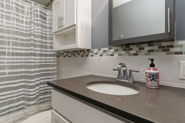 6565 Main Street 204, Downers Grove, IL 60516