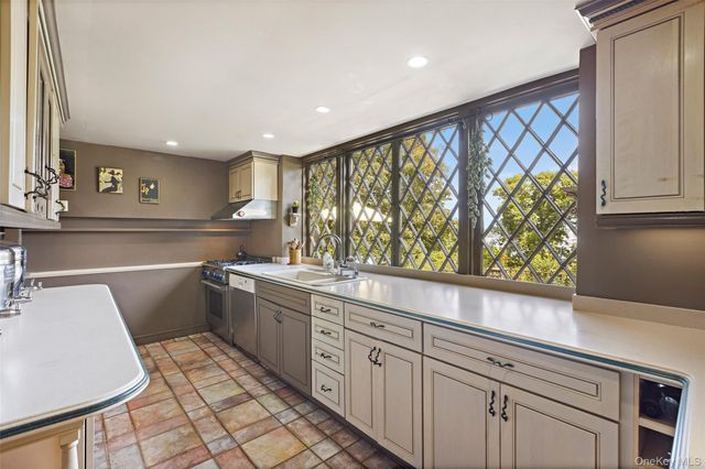 924 Route 9W S, Nyack, NY 10960