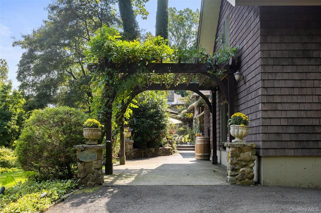 924 Route 9W S, Nyack, NY 10960