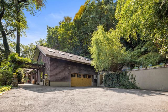 924 Route 9W S, Nyack, NY 10960