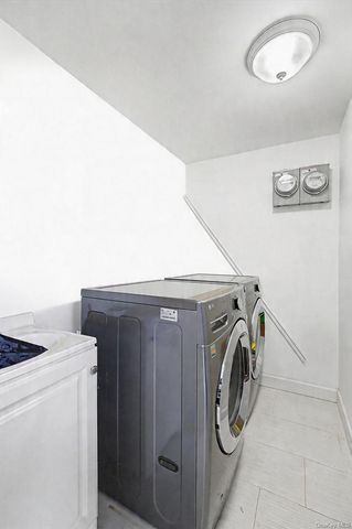 15001 Reeves Avenue, Flushing, NY 11367