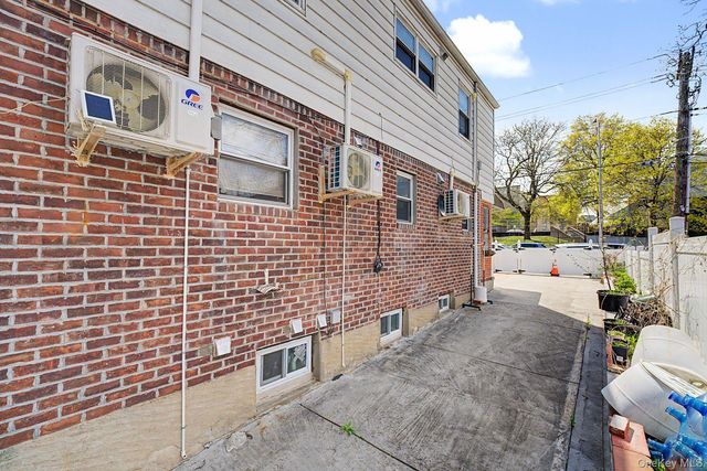 15001 Reeves Avenue, Flushing, NY 11367