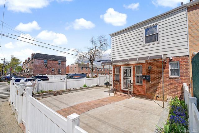 15001 Reeves Avenue, Flushing, NY 11367