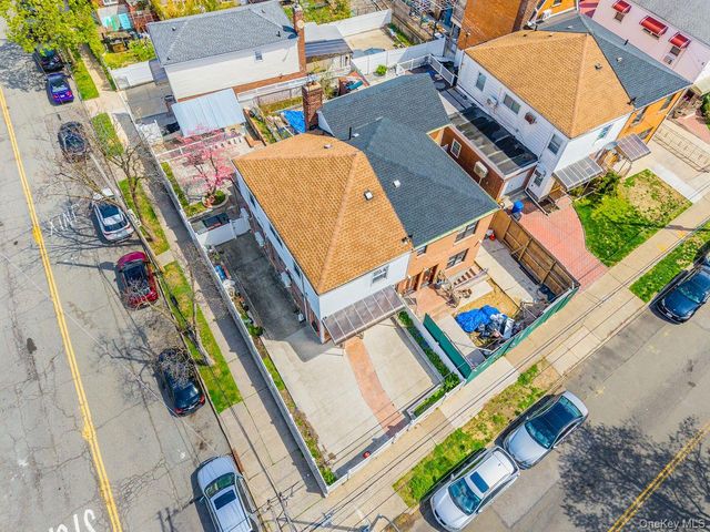 15001 Reeves Avenue, Flushing, NY 11367
