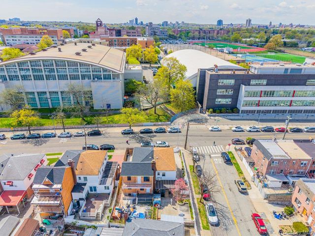 15001 Reeves Avenue, Flushing, NY 11367