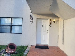 14831 SW 80th St 102-4, Miami, FL 33193