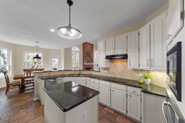 807 Rockcrossing Lane, Allen, TX 75002