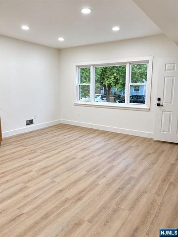 307 Ann Street, Harrison, NJ 07029