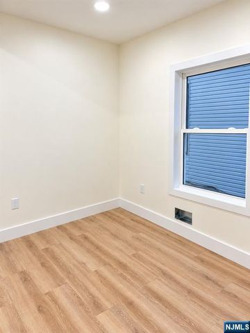 307 Ann Street, Harrison, NJ 07029
