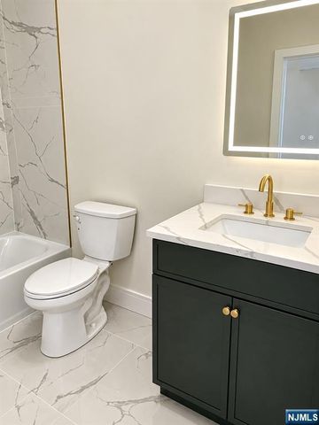 307 Ann Street, Harrison, NJ 07029