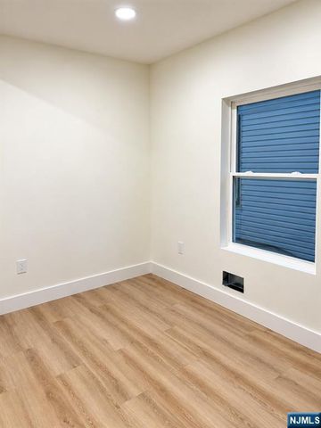307 Ann Street, Harrison, NJ 07029