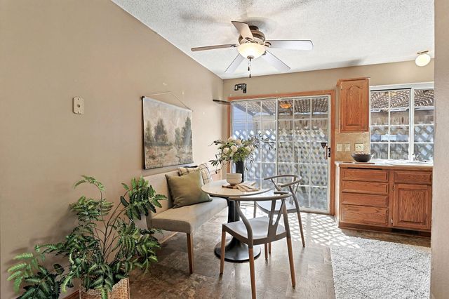 8725 E Parkmont Dr, Wichita, KS 67207