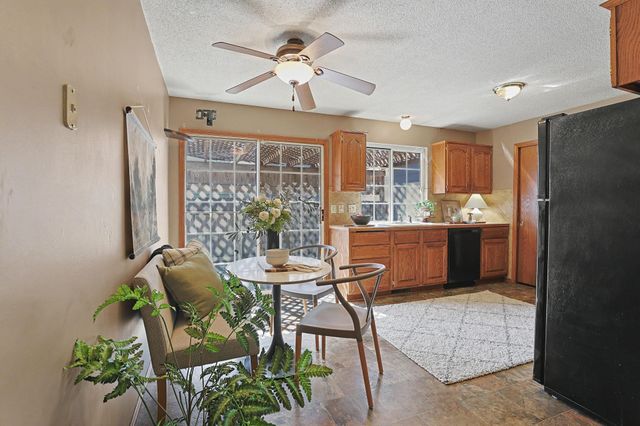 8725 E Parkmont Dr, Wichita, KS 67207