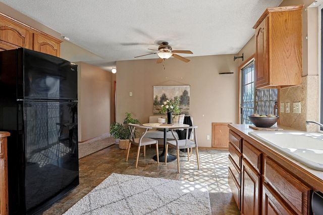 8725 E Parkmont Dr, Wichita, KS 67207