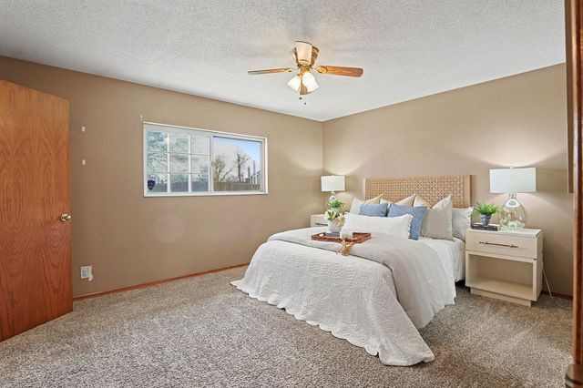 8725 E Parkmont Dr, Wichita, KS 67207