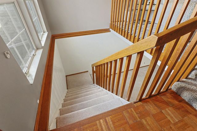 8725 E Parkmont Dr, Wichita, KS 67207