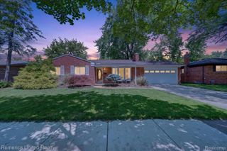 29114 Lori Street, Livonia, MI 48154