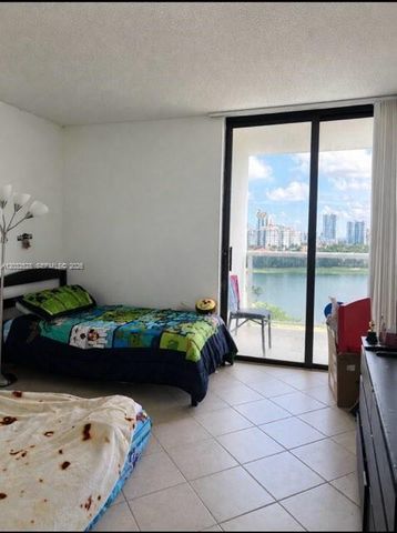 3675 N Country Club Drive 1406, Aventura, FL 33180