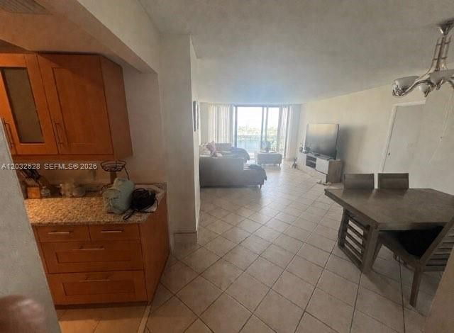 3675 N Country Club Drive 1406, Aventura, FL 33180