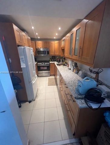 3675 N Country Club Drive 1406, Aventura, FL 33180