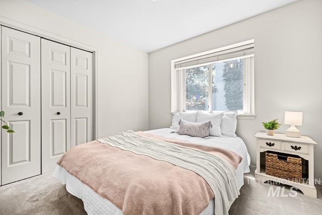 1865 E Sendero Ln, Boise, ID 83712