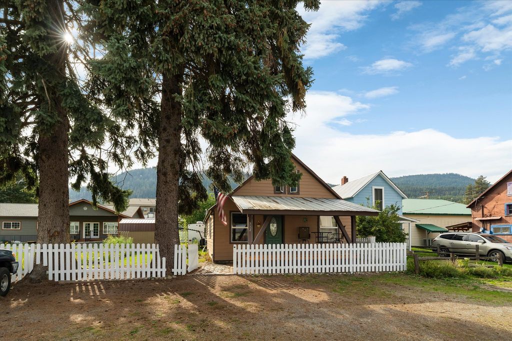 312 E Kootenai Avenue, Troy, MT 59935