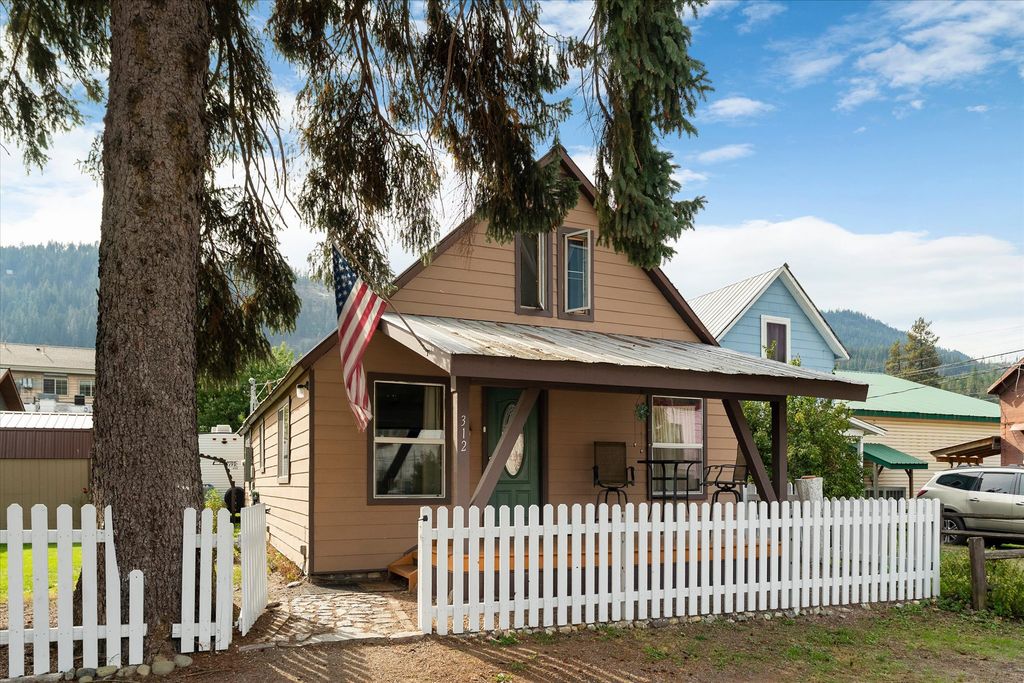 312 E Kootenai Avenue, Troy, MT 59935 photo 3
