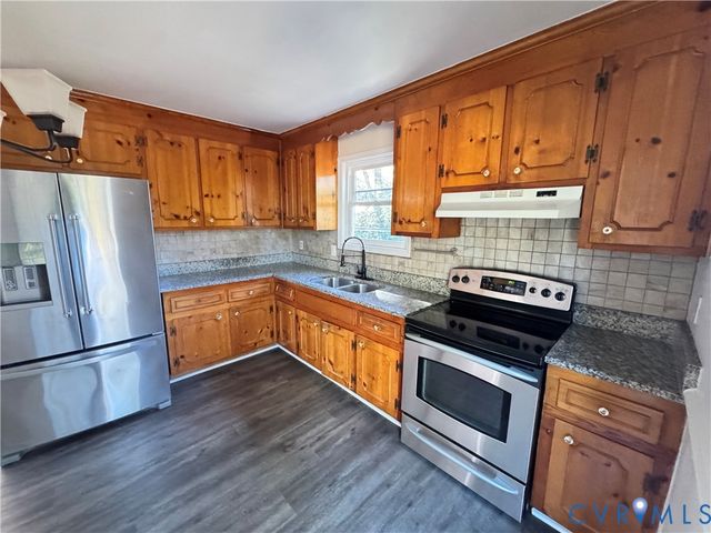 6407 Esskay Rd, North Chesterfield, VA 23234