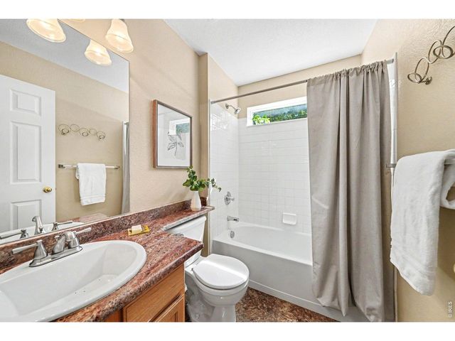 2044 Falcon Ridge Dr, Fort Collins, CO 80528