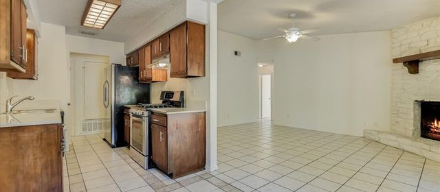 3908 Holt DR, Austin, TX 78749