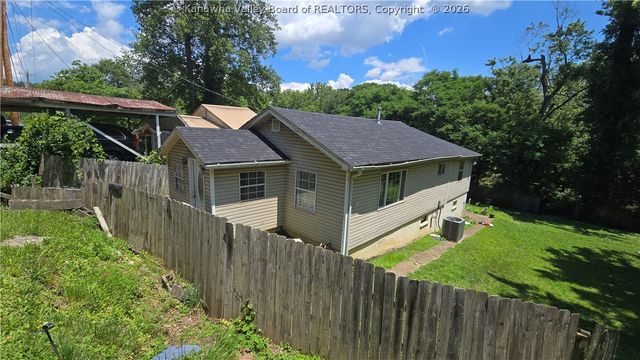 10560 Coal River Road, St Albans, WV 25177