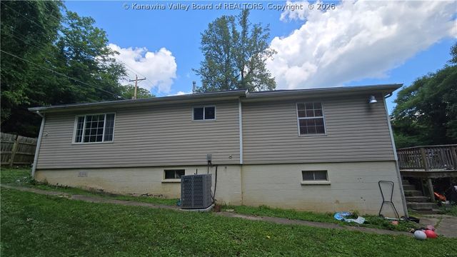 10560 Coal River Road, St Albans, WV 25177