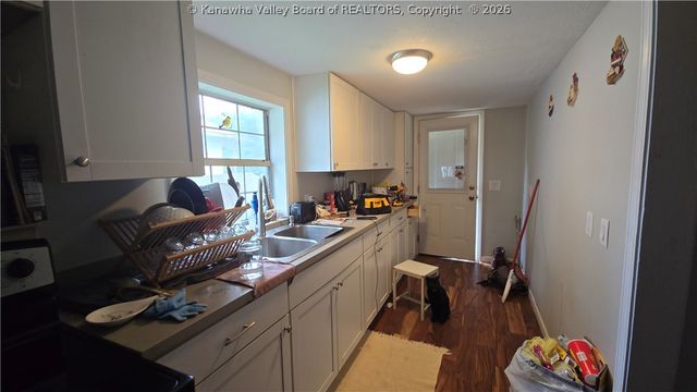 10560 Coal River Road, St Albans, WV 25177