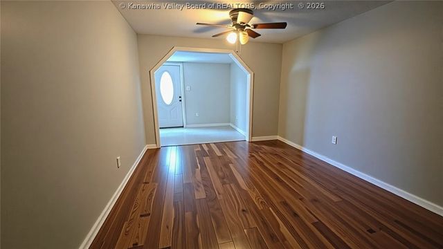 10560 Coal River Road, St Albans, WV 25177